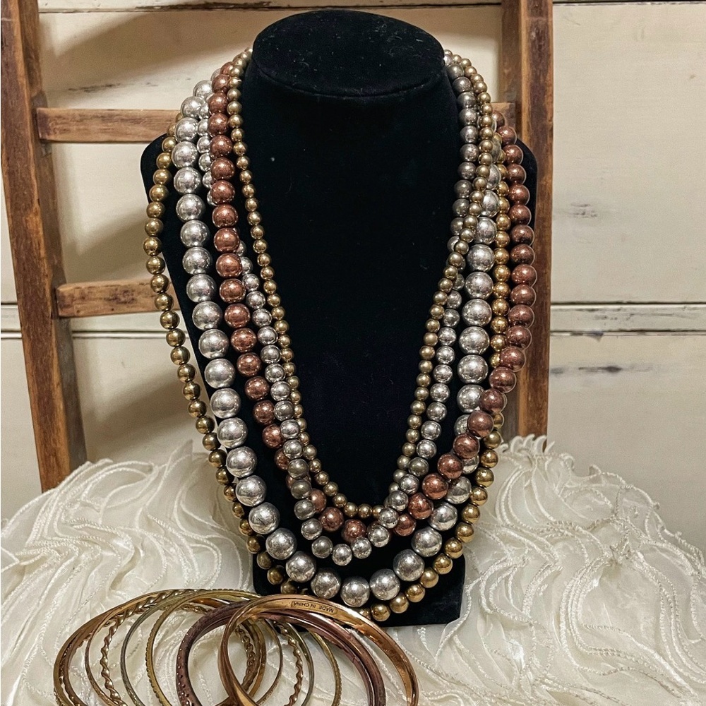 Elegant Multi-Color Beaded Necklace Set - Picture 2 of 2